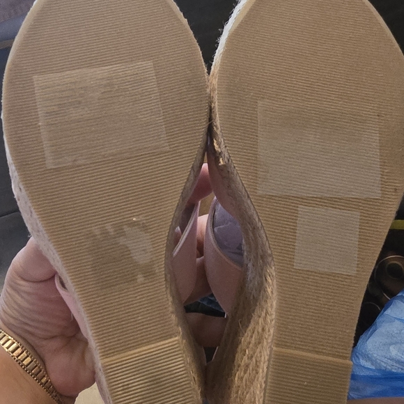 Isabella By BGB Los Angeles Pink Wedges for Effortless Elegance - Picture 3 of 5